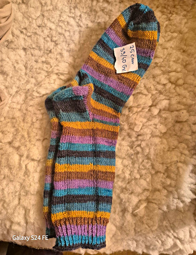 Handgestrickte socken - handgestrickte,